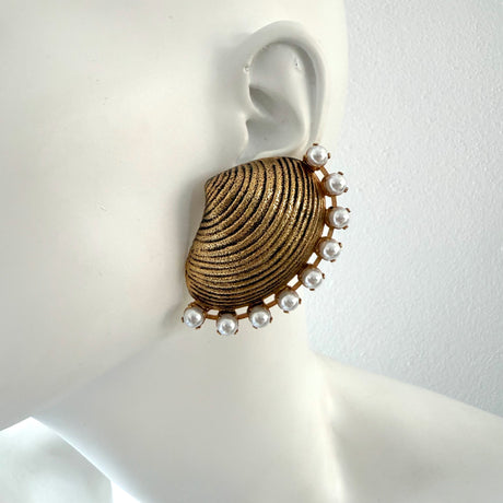 Cercei metalici cu perle scoica Vonela