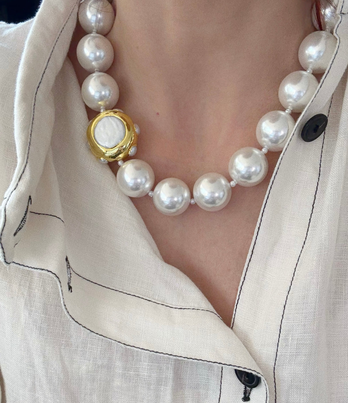 Colier perle de sticla si sidef Lunaria