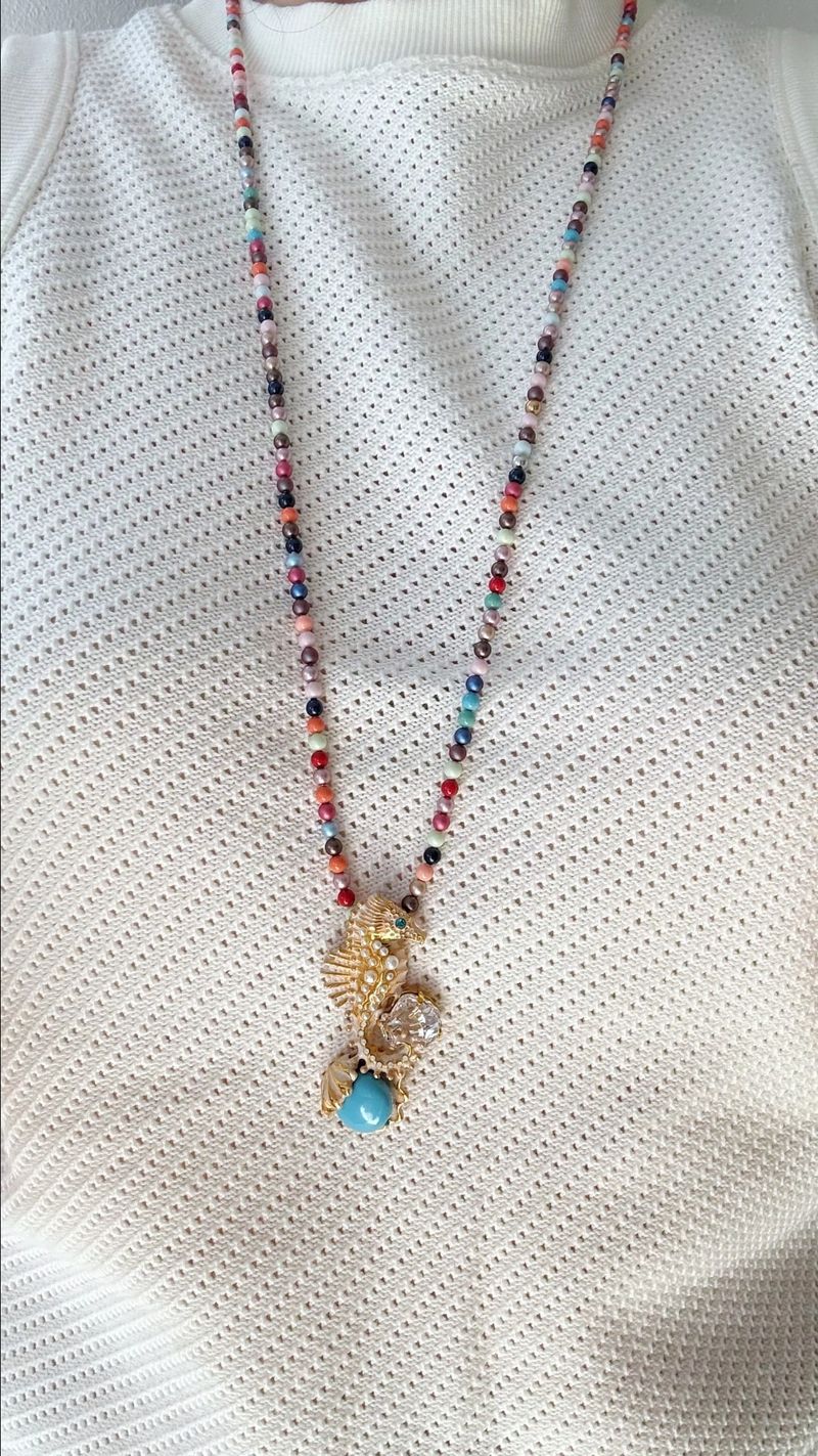 Colier cu perle si calut de mare Doris