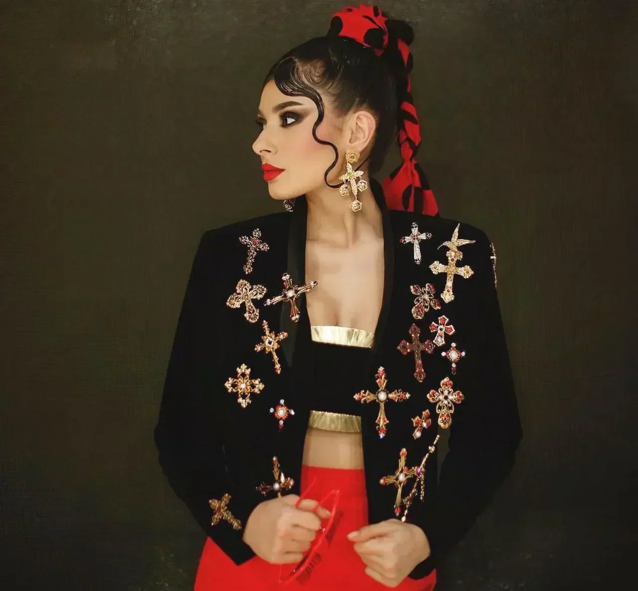 Broșele – accesoriul uitat care revine în moda contemporană