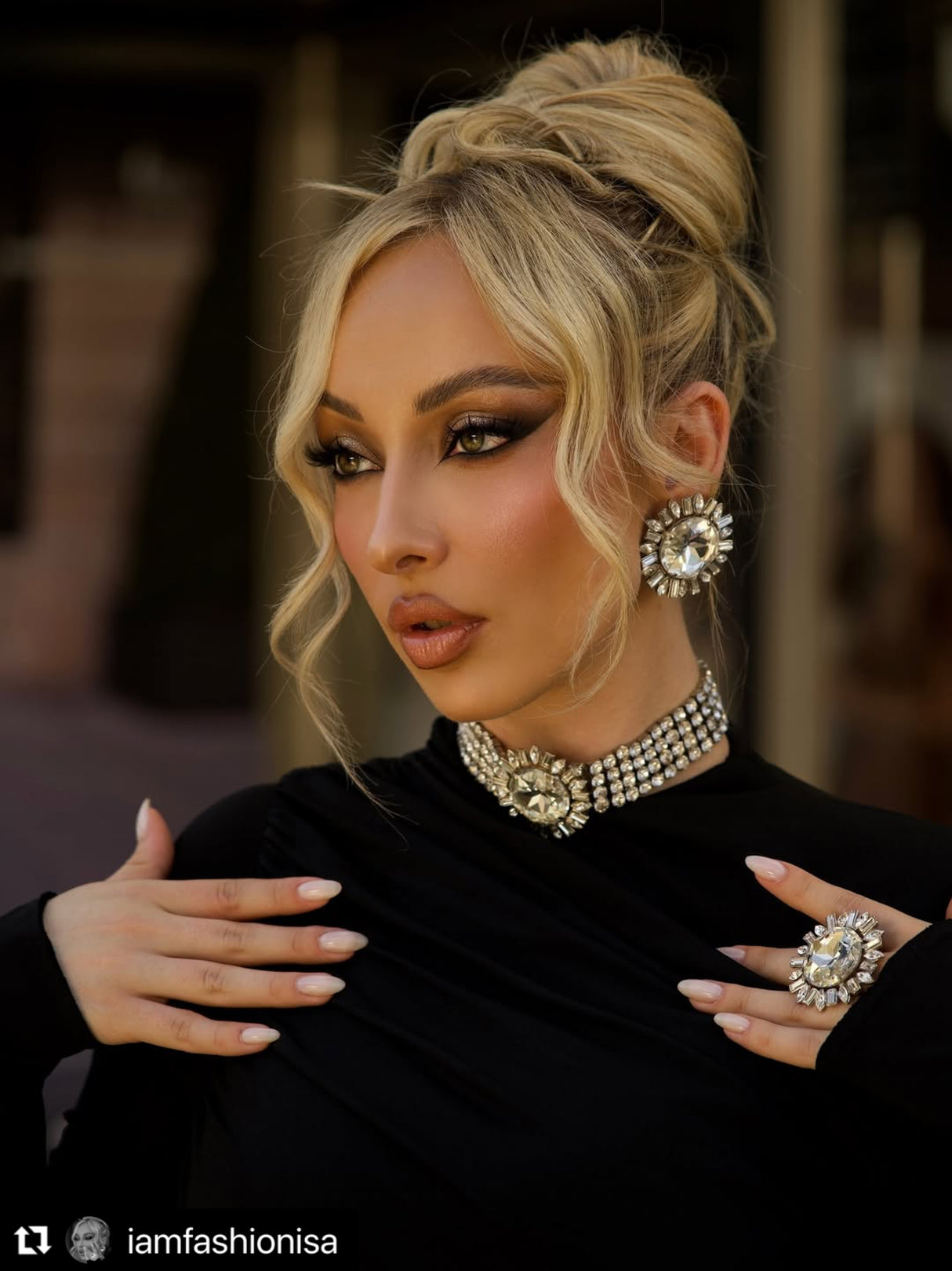 Colier tip choker cu cristale Agnes