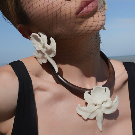 Cercei orhidee din rasina Cattleya