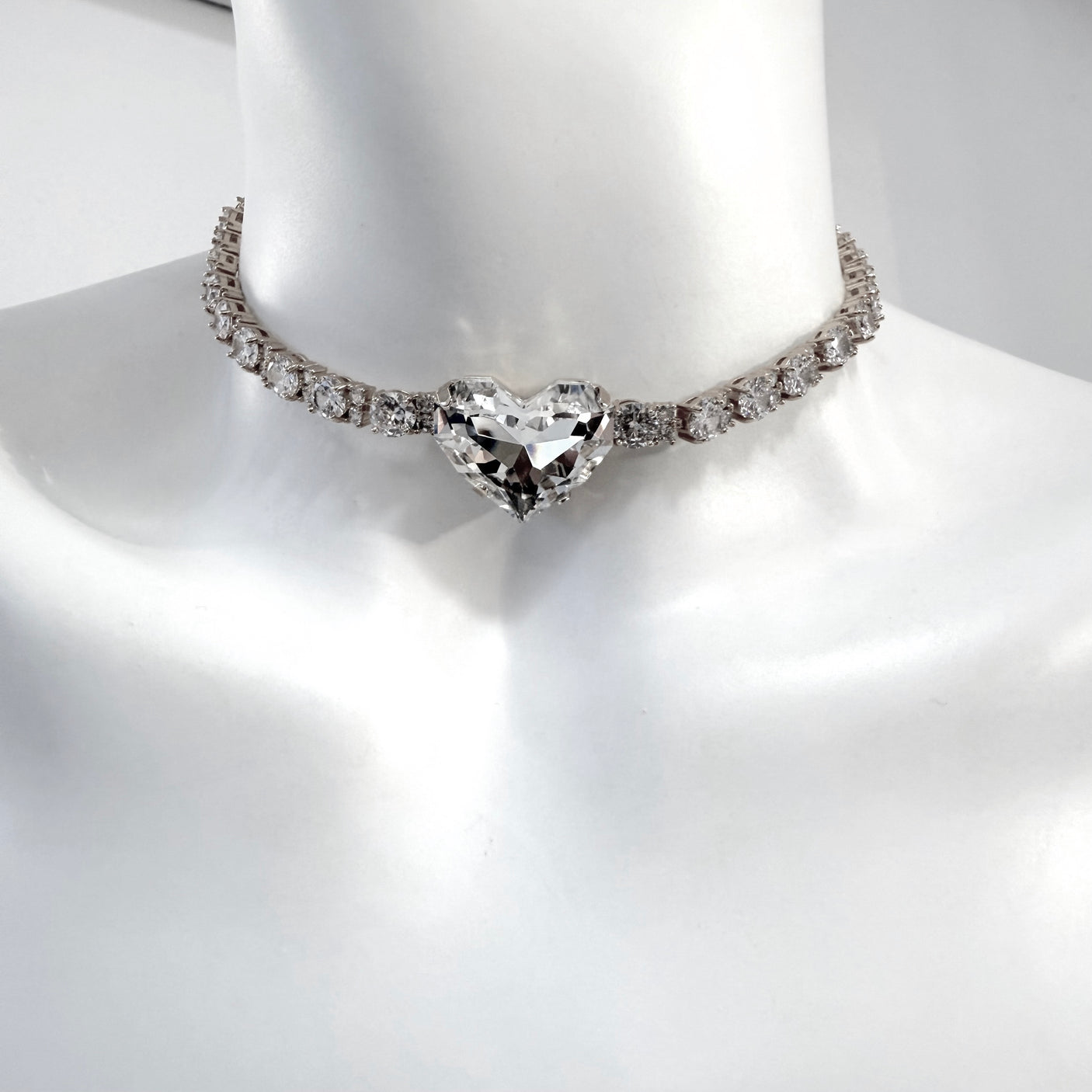 Colier tip choker inima de cristal Amina Heart